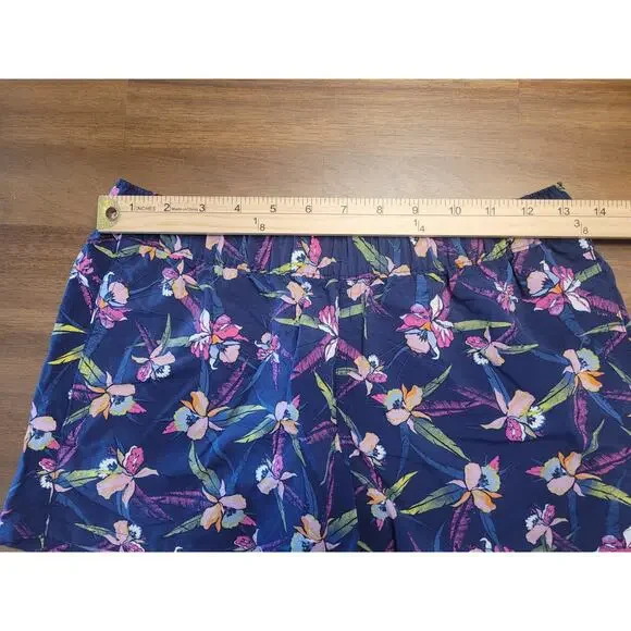 Patagonia Floral Women's Shorts - Navy and Pink - Picture 8 of 11